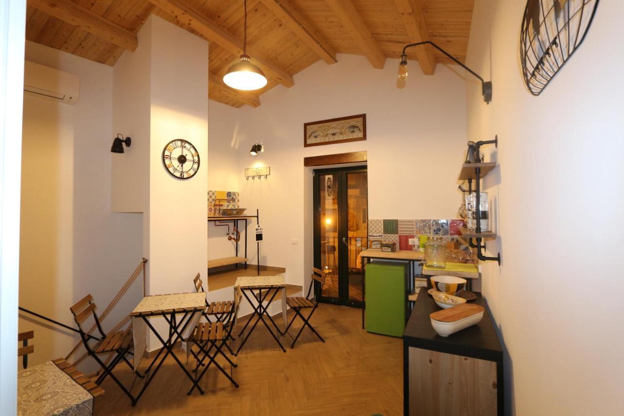 Torre'S Camere & Caffe Monreale Bagian luar foto