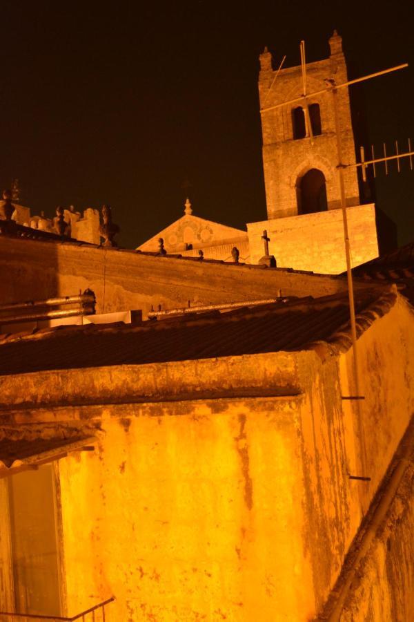 Torre'S Camere & Caffe Monreale Bagian luar foto